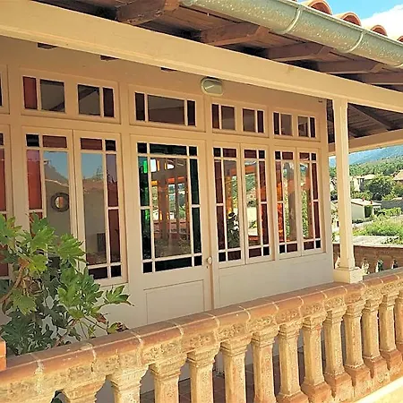 Maison 225 Bed & Breakfast 4*